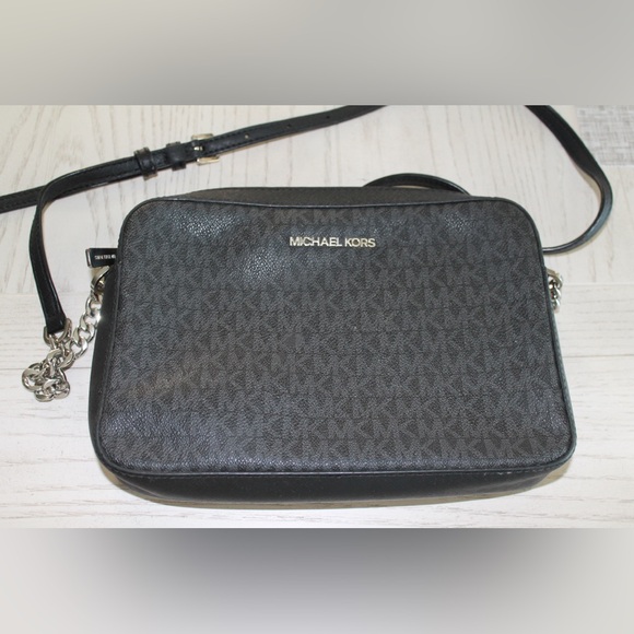 Michael Kors Black Jet Set Large Logo Crossbody Bag - Picture 1 of 6